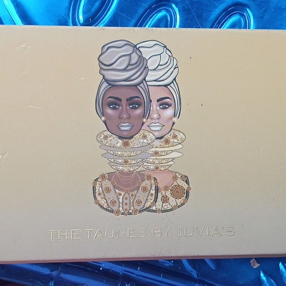 Makeup - Picture 2 of 2